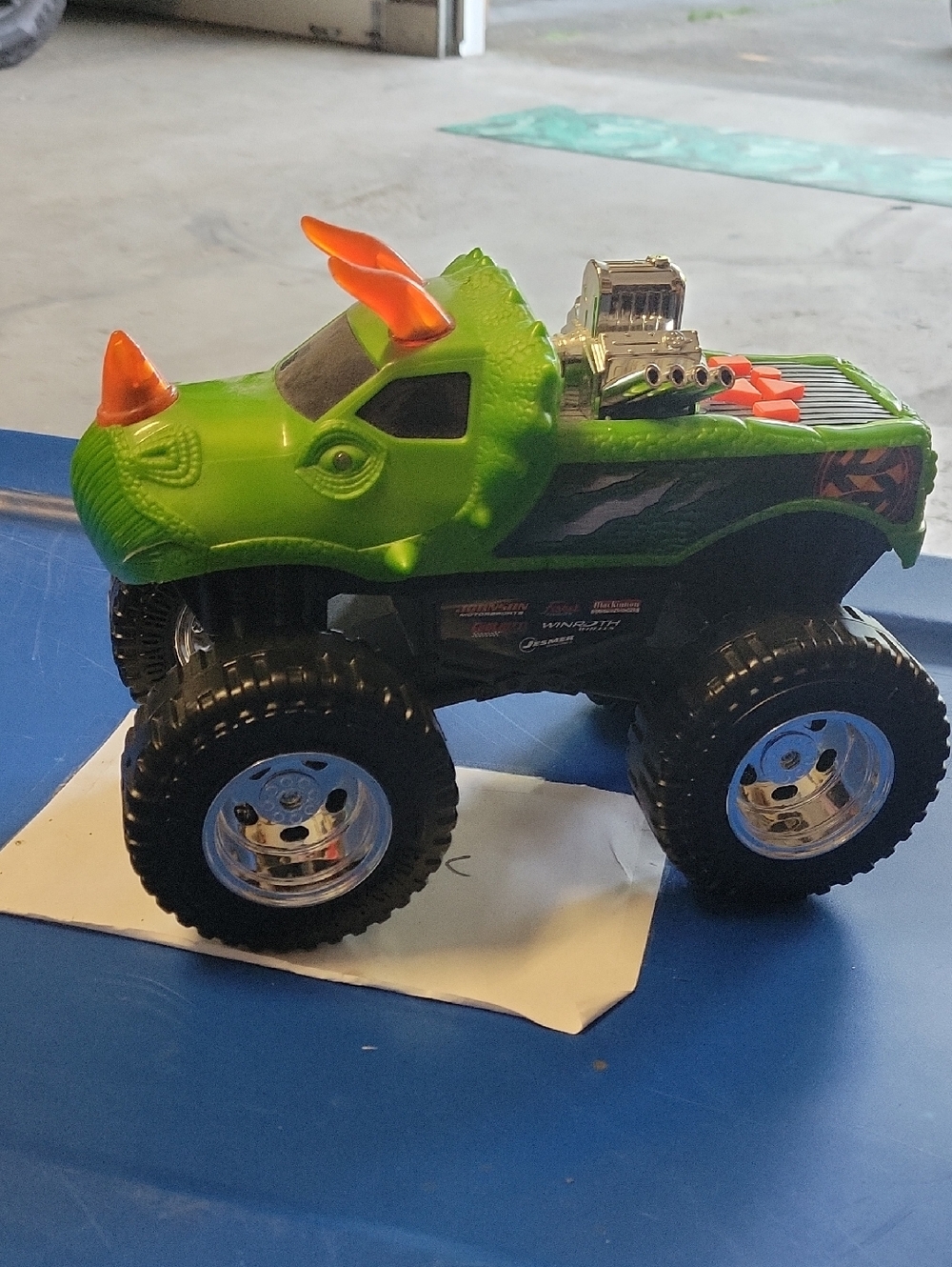 Road Rippers Triceratops Monster Truck
